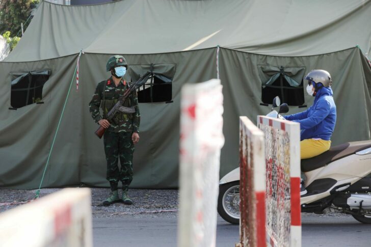2021-09-30T052029Z_1006274275_RC250Q9BLOEZ_RTRMADP_3_HEALTH-CORONAVIRUS-VIETNAM
