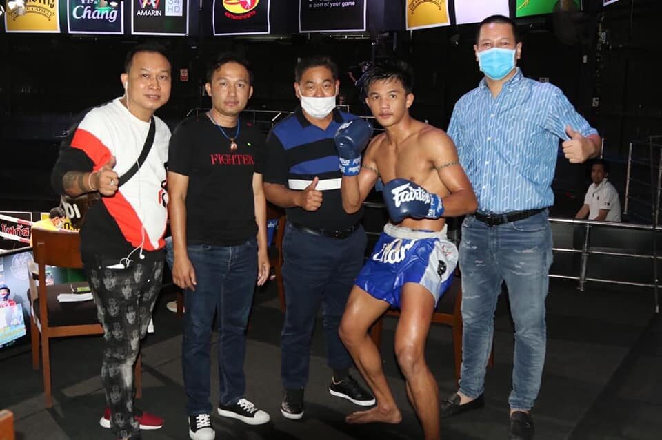 ค่ายมวย ว.จักรวุฒิ ประกาศยุบล้างภาพหน้าเสื่อแข็ง – ราคาต่อรองแข็ง – นักชกไม่มีไฟต์ต่อย