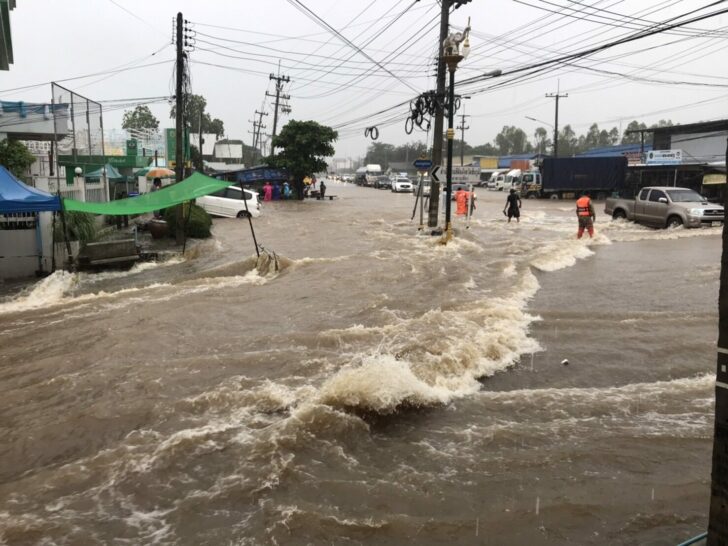 ภาพชยภมคมปาซถลมซำหนกทวมอกรอบ2ชาวภเขยวเรงขนของหนนำปาทะลกอวมแลว_3