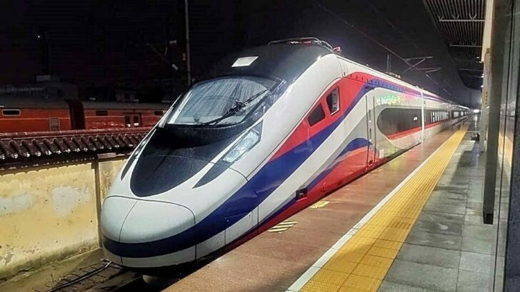 รถไฟลาว