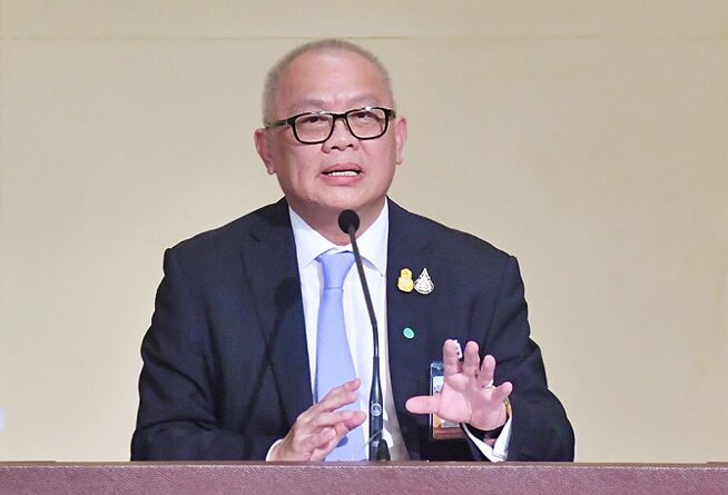 คอฟฟี่เบรก : ก็นั่งอยู่ ในการประชุมคณะกรรมการนโยบายพลังงาน (กบง.)