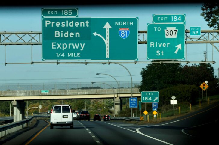 2021-11-05T123529Z_388287693_RC2COQ9W5M30_RTRMADP_3_USA-BIDEN-INFRASTRUCTURE