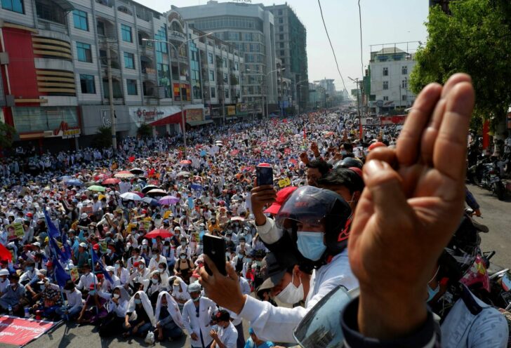 2021-11-10T120044Z_982115682_RC2NXL9SXEWH_RTRMADP_3_MYANMAR-POLITICS-YOUTH-RESISTANCE