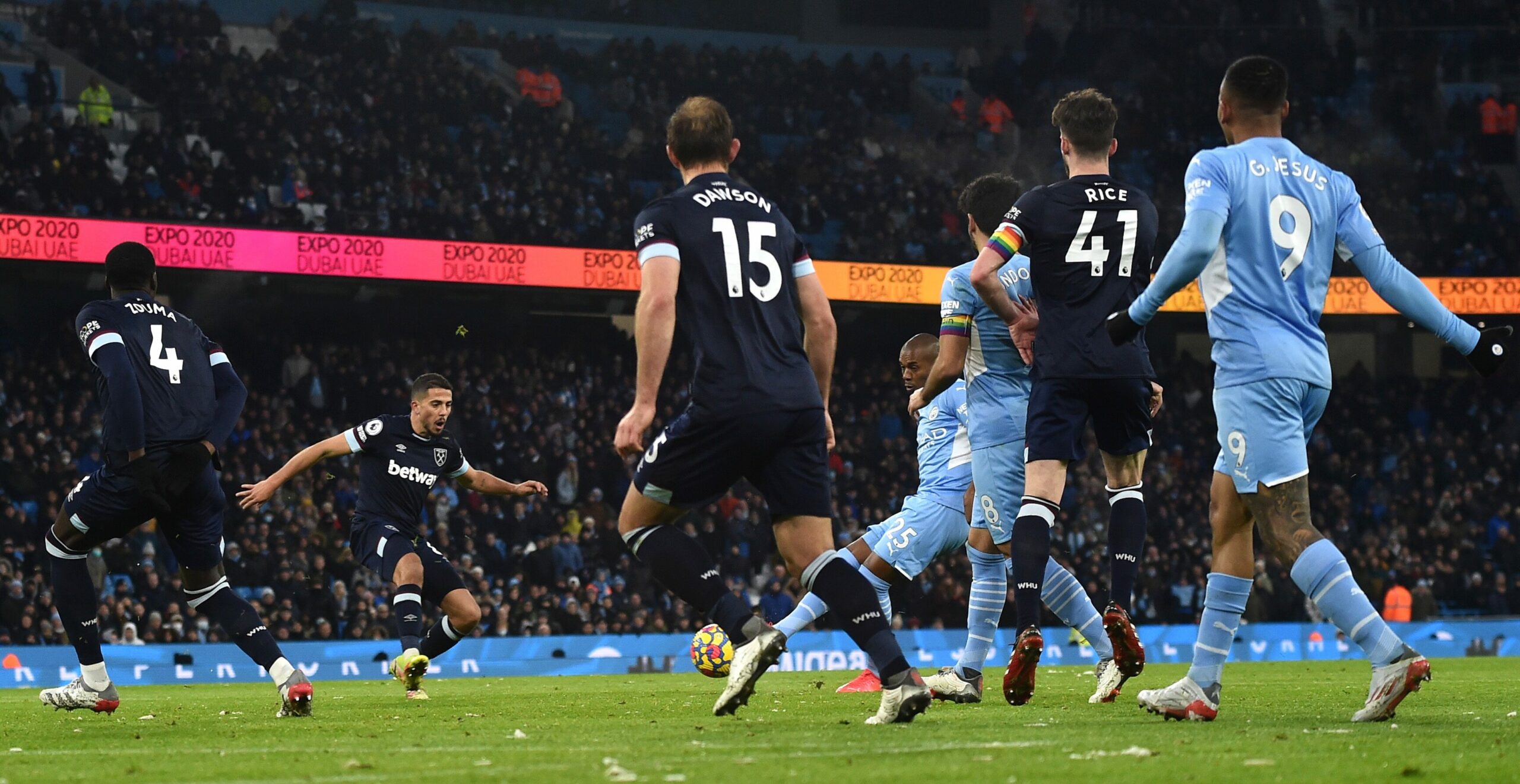 Premier League - Manchester City v West Ham United