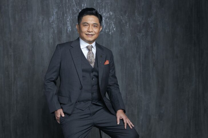 นายมงกุฏ เตโชฬาร