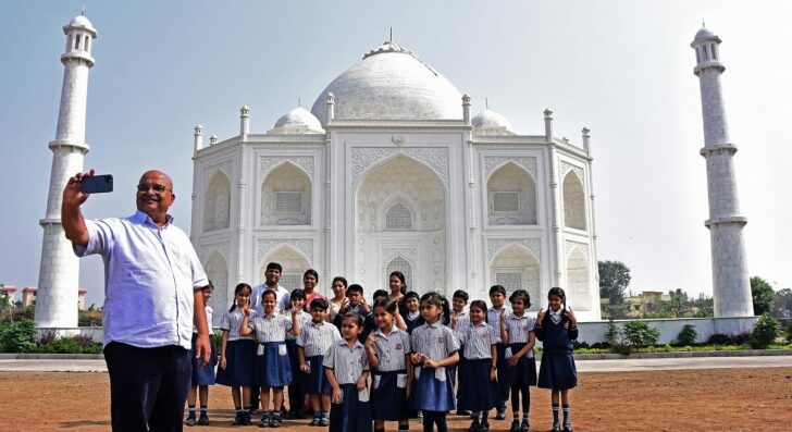 INDIA-BUILDING-OFFBEAT-TAJMAHAL