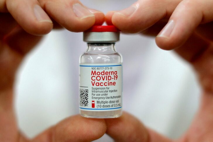 2021-12-21T073421Z_123599201_RC2VIR9RTI7S_RTRMADP_3_HEALTH-CORONAVIRUS-MODERNA