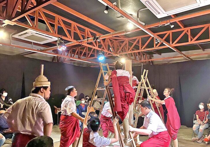 S__3948767 ‘ฟอลคอน เดอะ มิวสิคัล’ นิทาน อำนาจ ประวัติศาสตร์ที่มีช่องว่างให้เติมคำ