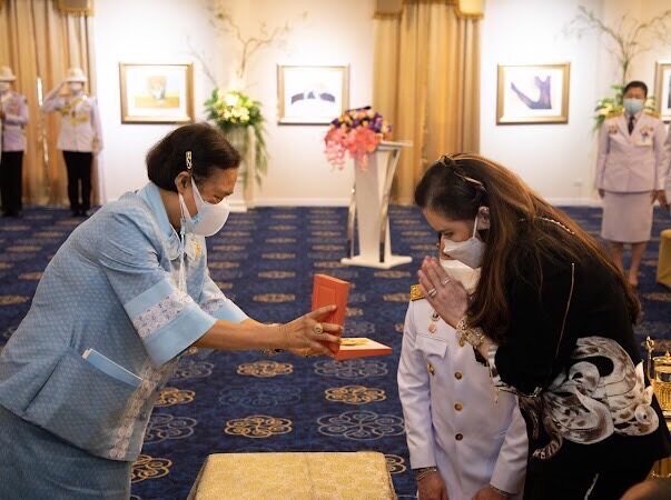 ภาพนำ 905 เสด็จฯ พระราชทานสิริศิลปิน