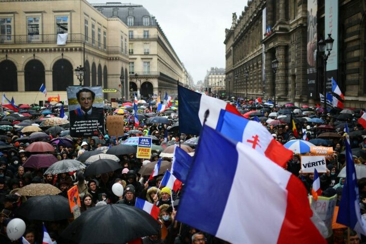 FRANCE-HEALTH-VIRUS-VACCINE-POLITICS-PROTEST