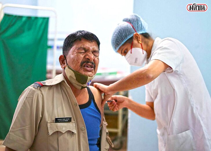มองตะวันออก ส่องตะวันตก ในวันที่โลกสบตา ‘โอมิครอน’