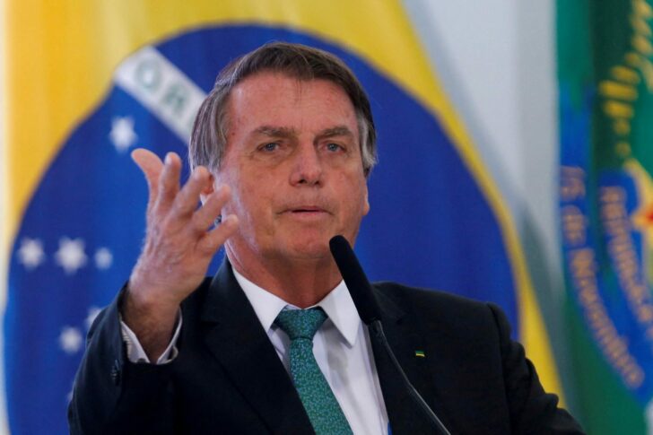 2022-01-03T104625Z_960072263_RC20BR98X6HD_RTRMADP_3_BRAZIL-BOLSONARO
