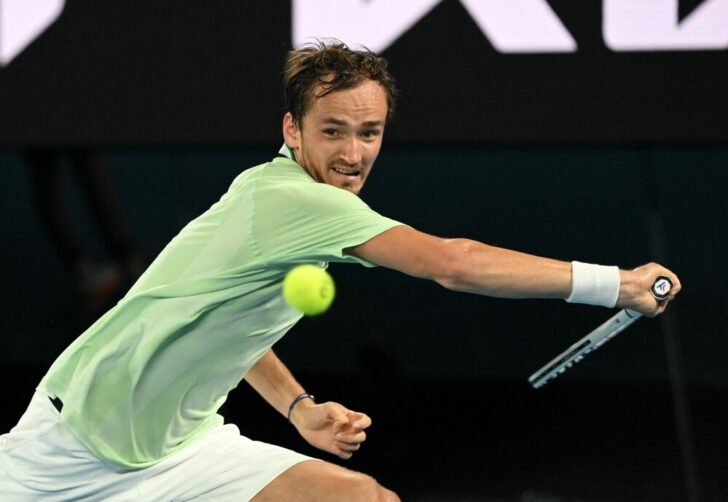2022-01-26T093925Z_1481482115_UP1EI1Q0QTNTD_RTRMADP_3_TENNIS-AUSOPEN