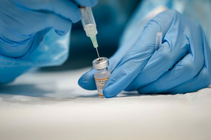 FILES-CANADA-VACCINES-HEALTH-VIRUS-QUEBEC-TAXES