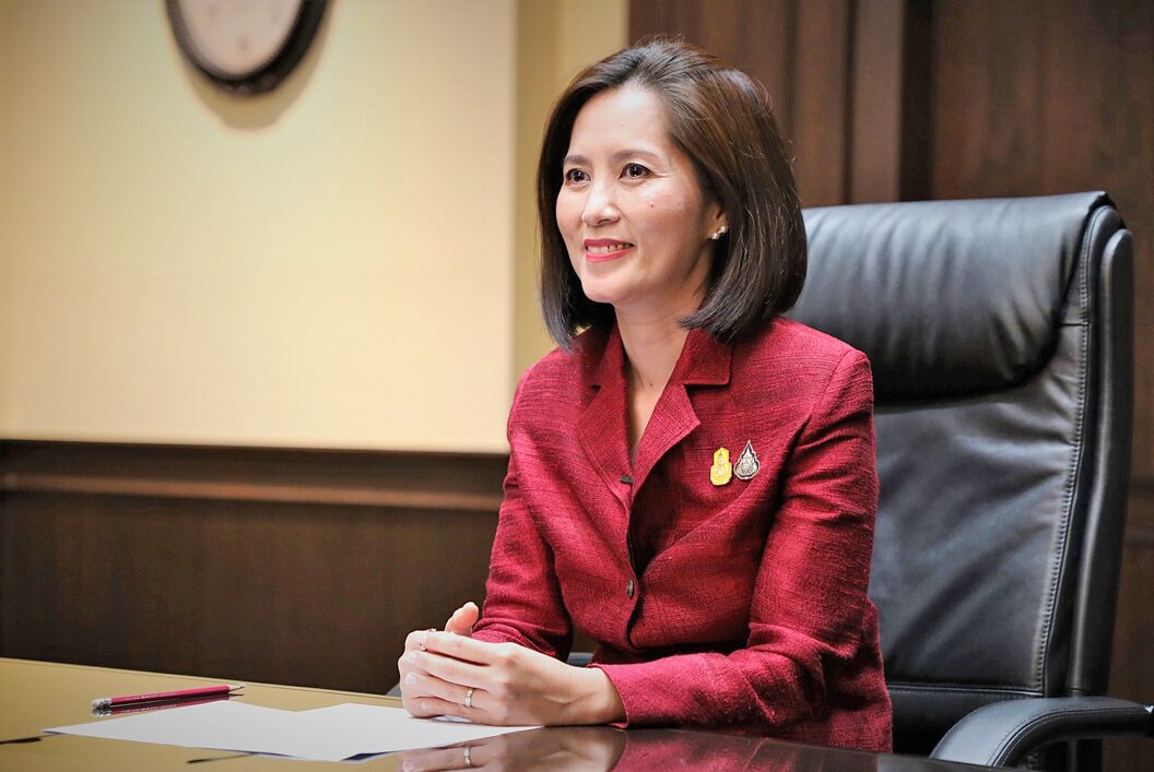 ตรีนุช เทียนทอง : ลุยพัฒนาการศึกษาไทย สู่‘นวัตกรรมอัจฉริยะ’