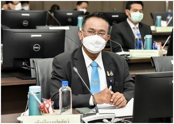นายสัตวแพทย์สรวิศ ธานีโต