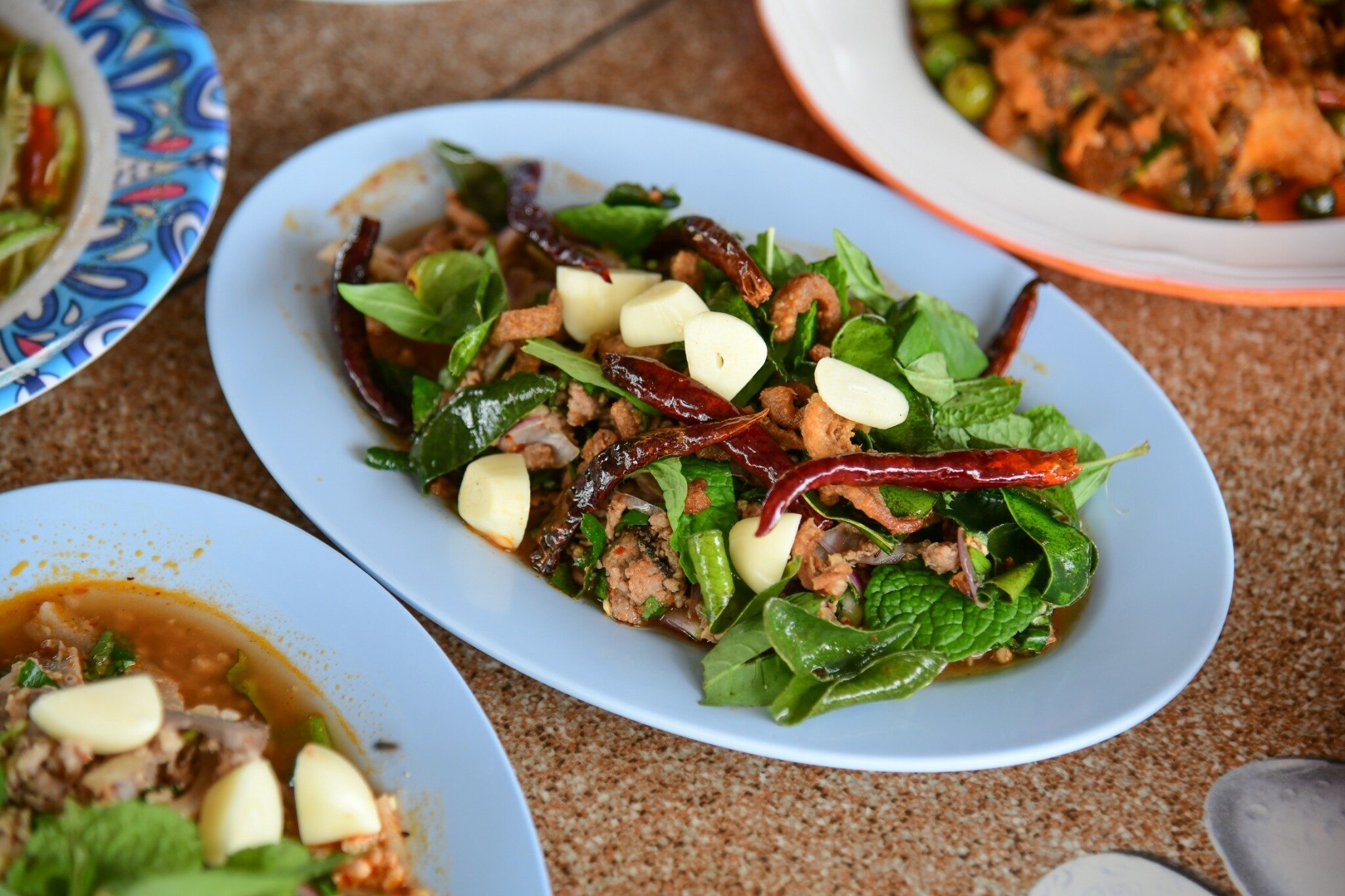 แซ่บอีหลี รสต้นตำรับ 'ลาบเป็ดคนลือ' สาขาแรก อำนาจเจริญ