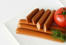 “สสจ.มหาชัย” ยืนยันไส้กรอก ผลิตในสมุทรสาคร “ปลอดภัยไร้สาร”