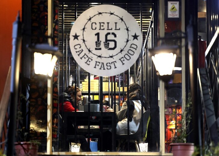 IRAN-PRISON-FOOD-CAFE-CHARITY