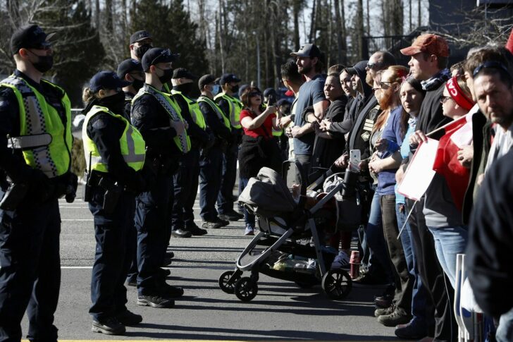 Truckers and supporters continue to protest COVID-19 vaccine mandates in Surrey
