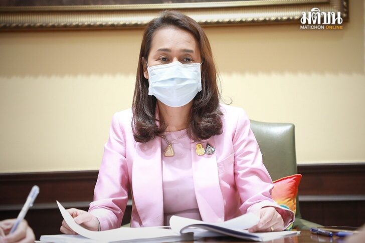 กนกวรรณ เว็บ