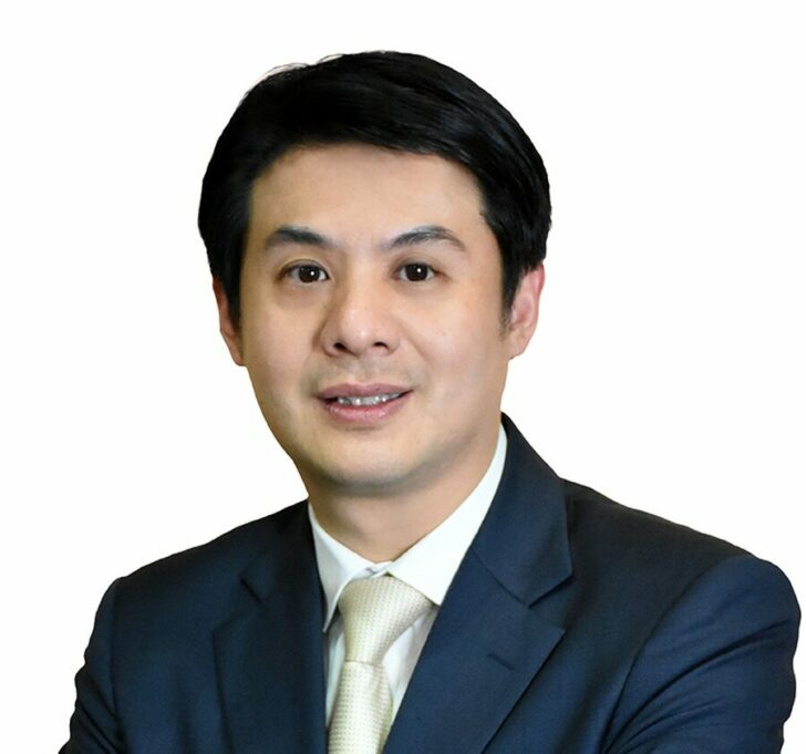 อมร
