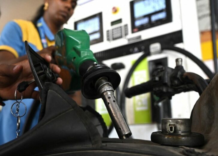 INDIA-ECONOMY-FUEL