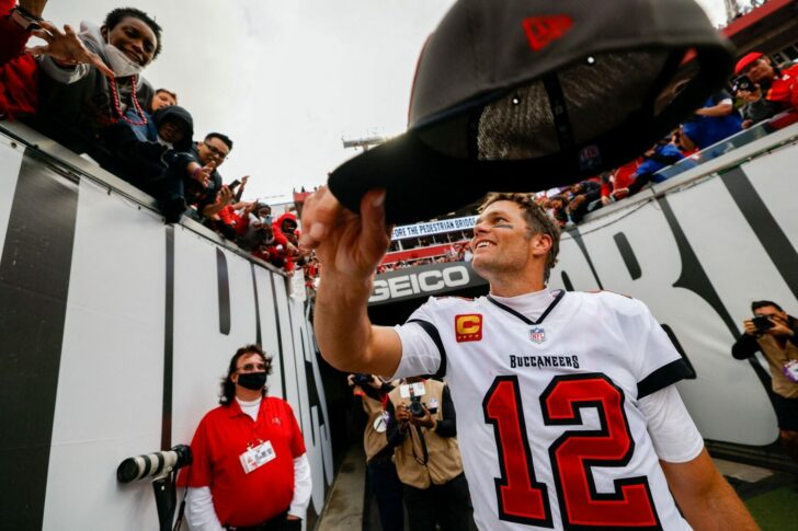 2022-03-14T011042Z_1921939550_RC2L0S9COY3Y_RTRMADP_3_FOOTBALL-NFL-BRADY
