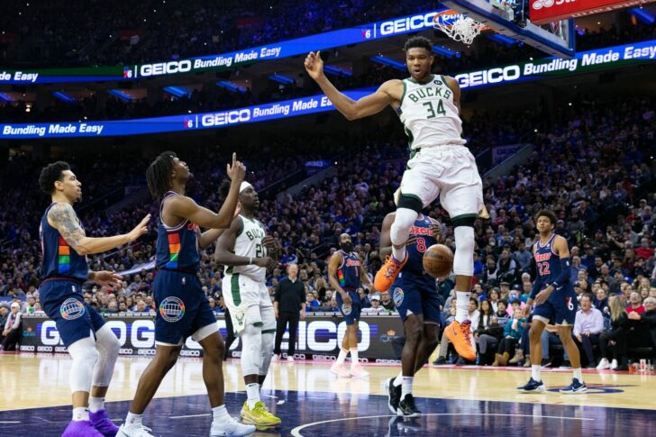 2022-03-30T015245Z_2096301703_MT1USATODAY17987889_RTRMADP_3_NBA-MILWAUKEE-BUCKS-AT-PHILADELPHIA-76ERS
