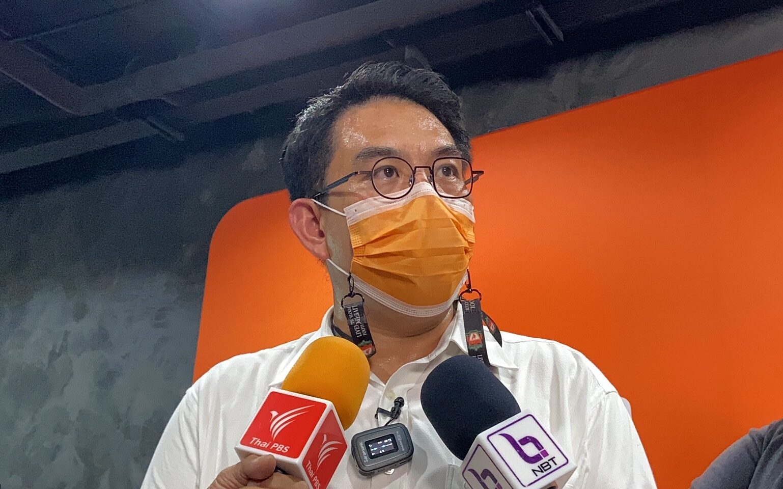 วิโรจน์ ลักขณาอดิศร