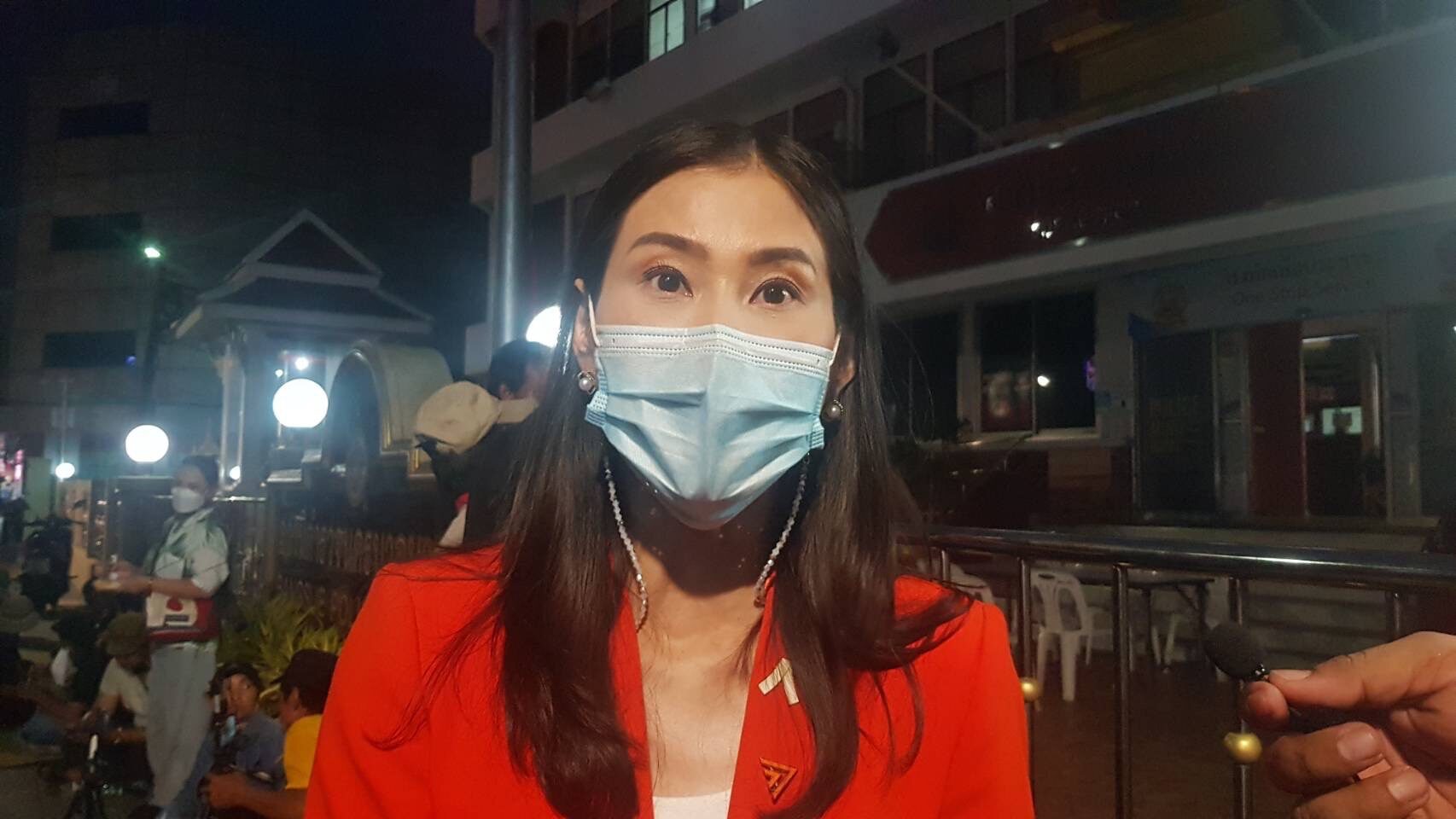 น.ส.เบญจา แสงจันทร์