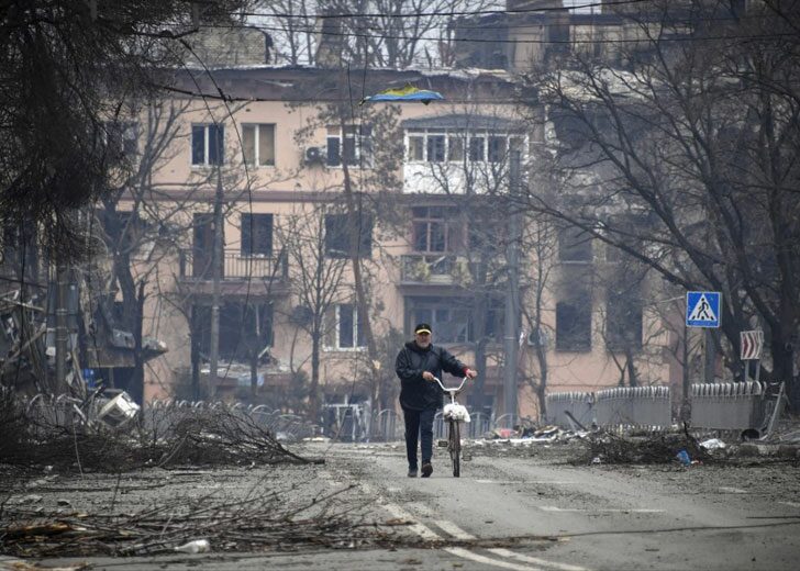 mariupol-damage-bicycle