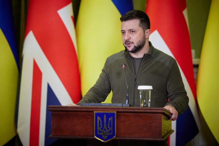 Ukraine's President Zelenskiy and British PM Johnson attend a news briefing in Kyiv