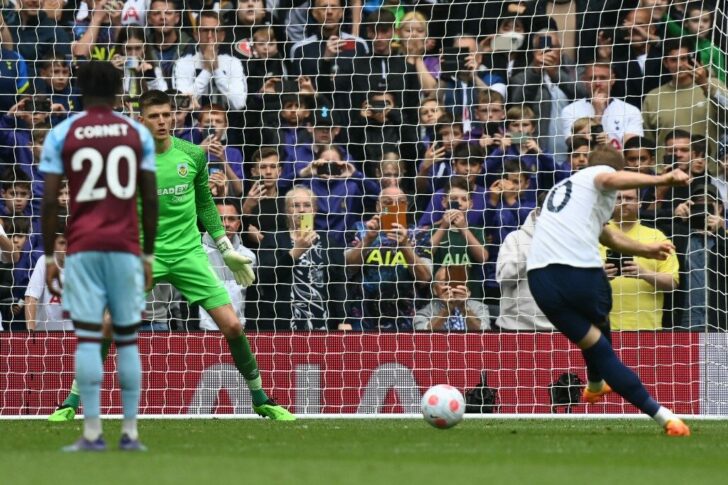 FBL-ENG-PR-TOTTENHAM-BURNLEY