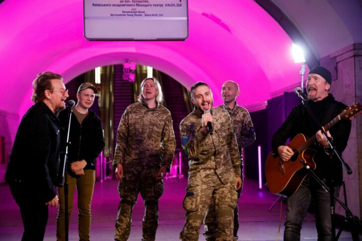 2022-05-08T121503Z_1938361513_RC2Y2U9UIP5K_RTRMADP_3_UKRAINE-CRISIS-BONO