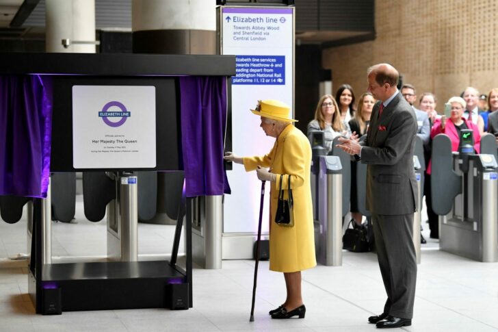 2022-05-17T105235Z_73632962_RC2Y8U9OQVEQ_RTRMADP_3_BRITAIN-TRANSPORT-ELIZABETH