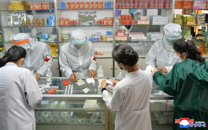 2022-05-23T115912Z_178650955_RC2BAU9N1DKO_RTRMADP_3_HEALTH-CORONAVIRUS-NORTH-KOREA