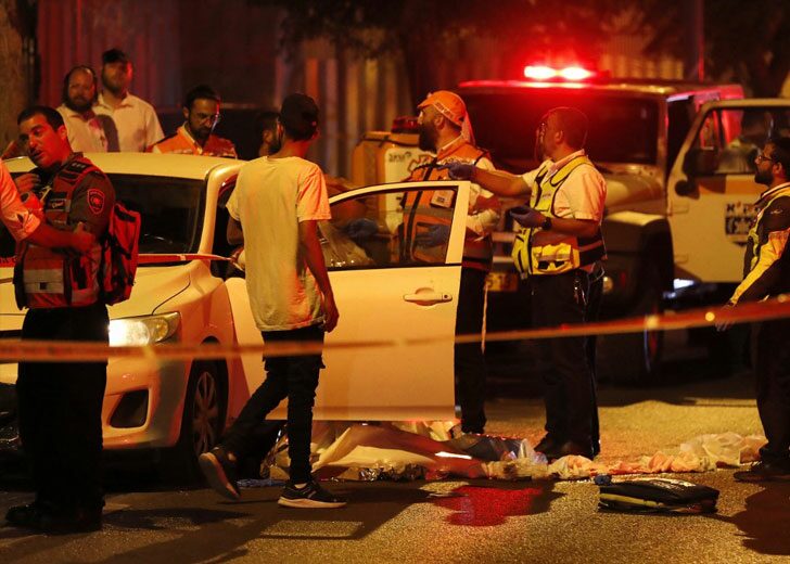 israel-attak-axes-dead-web