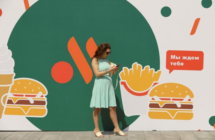 Rebranded McDonald's reopens in Russia