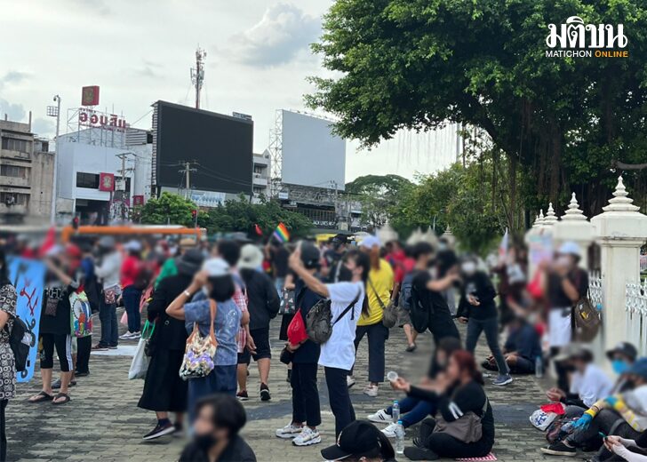 ม็อบ022