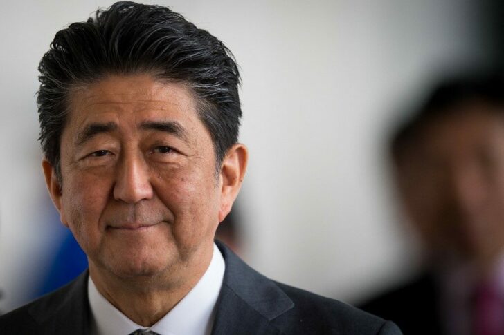 FILES-SLOVAKIA-JAPAN-POLITICS-ATTACK-ABE