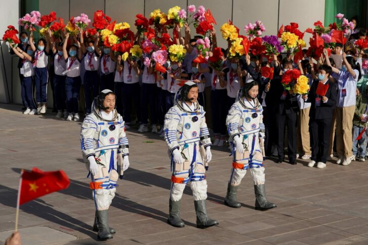 2022-06-05T015900Z_1236223710_RC2BLU9EJYXF_RTRMADP_3_SPACE-EXPLORATION-CHINA-SPACESTATION