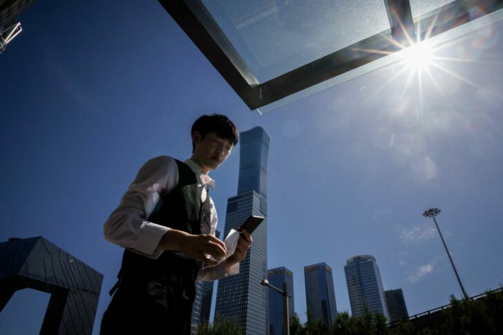 2022-07-14T144947Z_1613408765_RC2DBV9DRP98_RTRMADP_3_CHINA-ECONOMY-GDP