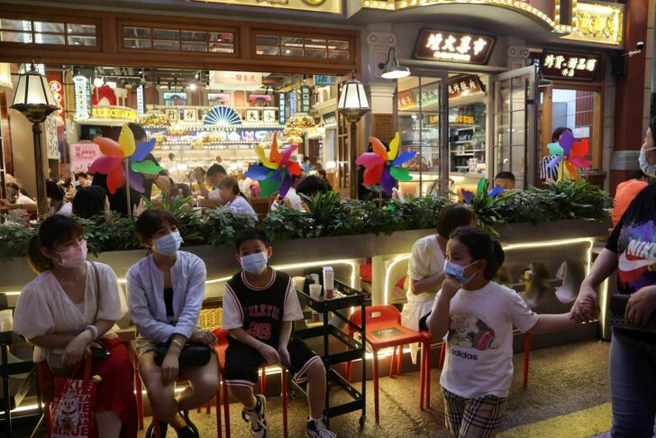 2022-07-26T080516Z_1383825063_RC20JV9TKME9_RTRMADP_3_CHINA-ECONOMY-CONFIDENCE