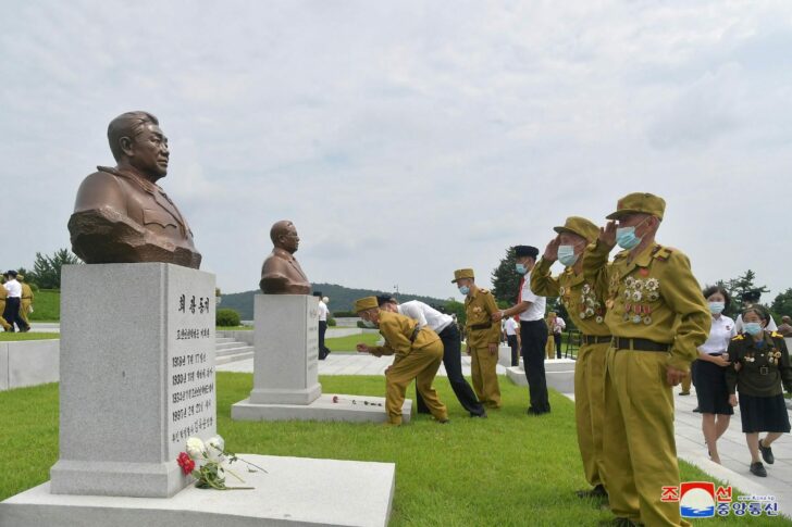 2022-07-28T020718Z_790849533_RC25KV9F3LT2_RTRMADP_3_KOREAWAR-ANNIVERSARY-NORTHKOREA