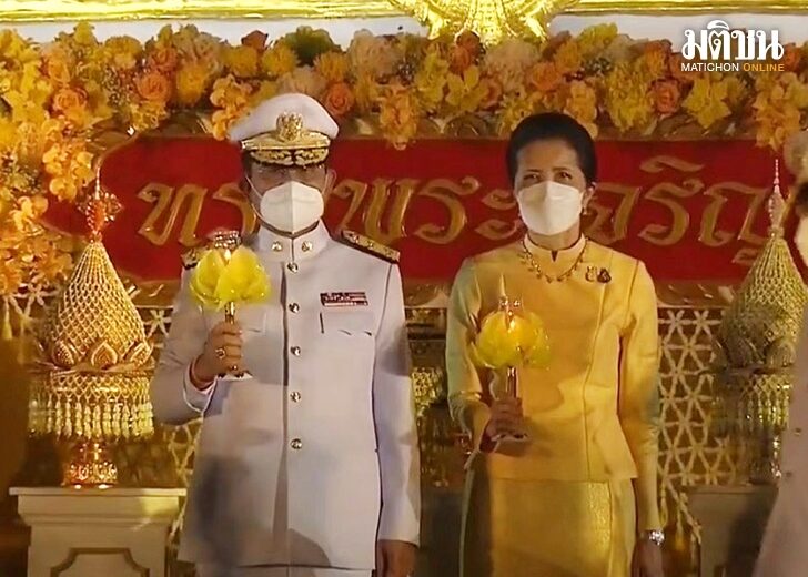 นำจุดเทียน