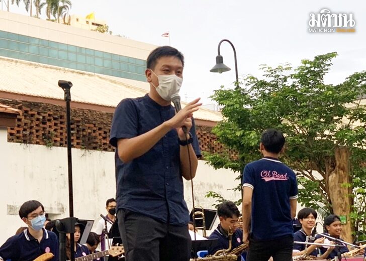 รองศานนท์