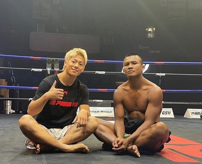 กำปั้นดาวรุ่ง คู่แข่ง บัวขาว