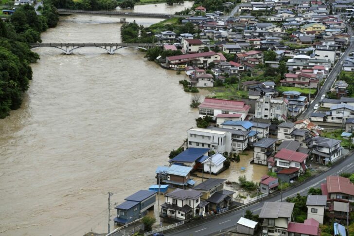 2022-08-04T060903Z_1526739432_RC2IPV9LJNMS_RTRMADP_3_WEATHER-JAPAN-RAIN