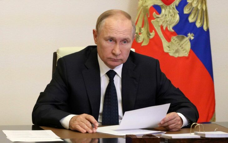 2022-08-24T103300Z_387486523_RC2Y2W9977NL_RTRMADP_3_RUSSIA-FIRES-PUTIN